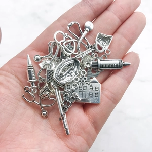Lot de breloques médicales en argent tibétain avec stéthoscope pour bijoux DIY