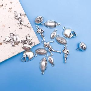 Détails de breloques de football en alliage de zinc pour la création de bijoux DIY