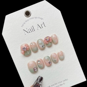 Faux Ongles à Presser Faits à la Main Dégradé Rose Vert Nœud 3D Cœur Strass Faux Ongles Courts pour Femmes Filles Bijoux de Manucure