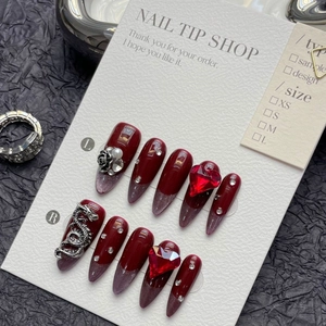 Gothic dunkelrote Press-on-Nägel mit 3D-Silberdrache, Rosen und Herz-Edelsteinen