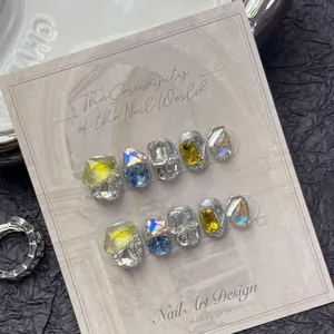 Faux Ongles à Coller Luxe Faits Main Courts Ronds Argent Paillettes Plein de Strass Gemme Réutilisables pour Femmes