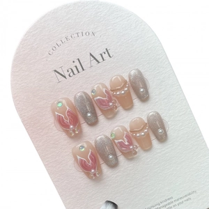 Handmade mermaid style press-on nails with 3D aurora finish, pearls and gold chain decor