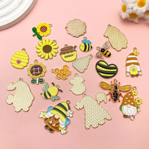 Mix van 20 bijen- en kabouterbedeltjes van emaille voor DIY-sieraden en armbanden