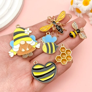 Charmante emaille bijen- en kabouterbedels in gouden legering voor DIY-sieraden