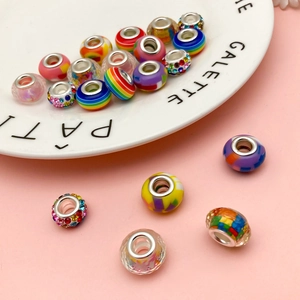 Bunte großlochperlen aus Harz mit Legierungskern und Strass für DIY-Armbänder