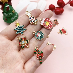 Weihnachts-Emaille-Anhänger Set mit Schneeflocke und Tannenbaum für DIY-Schmuckherstellung