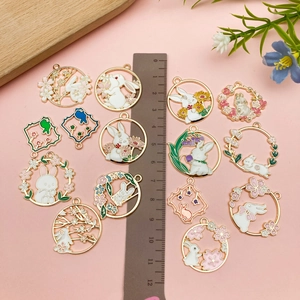 Set di 13 ciondoli a forma di coniglio in smalto colorato per accessori gioielli fai-da-te