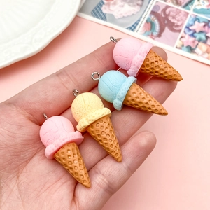 Miniatur-Eiswaffel-Anhänger aus Harz mit Metallhaken für DIY-Schlüsselanhänger