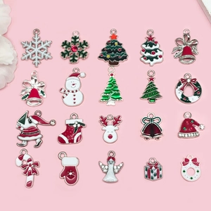 Zinklegering Emaille Kerstbedeltjes Voor DIY Sieraden Maken Sneeuwvlok Rendier Kerstman Boom Bel Engel Vakantie Hanger