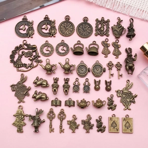 Vintage Zinklegierung Märchen Thema Anhänger Hase Teekanne Uhr Charms Für DIY Schmuckherstellung Armband Halskette Handwerk
