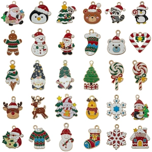 Set di 30 ciondoli smaltati natalizi con Babbo Natale e renne per creazione gioielli fai-da-te