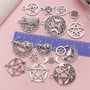 Assortiment de pendentifs mystiques en alliage d'argent vieilli avec pentagramme