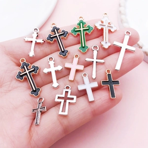 Assortiment de pendentifs croix en émail coloré et style baroque pour bijoux DIY créatifs