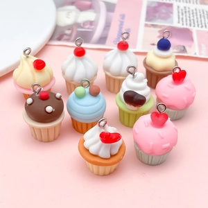 Hars cupcake hangers voor DIY sieraden maken in diverse kleuren met zilveren ringen