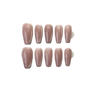 Faux ongles faits main rose nude œil de chat avec paillettes de forme cercueil