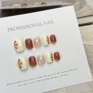 Handmade Press On Nails Wine Red Cream White Floral Pattern Gold Foil Decor Elegant Short Square Round Fake Nails For Women