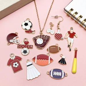 Buntes Sport-Thema Emaille-Anhänger-Set mit Fußball Baseball und Soccer Motiven