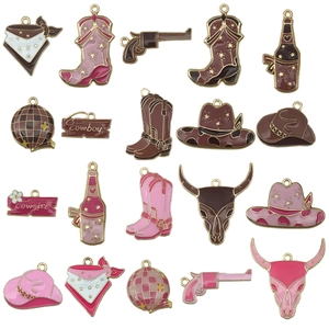 Set de breloques DIY style cowboy rose et marron avec bottes, chapeaux et pendentifs