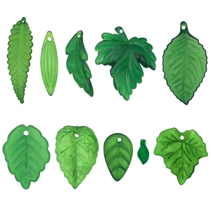 Colgantes de hojas acrílicas verdes translúcidas con agujeros para bisutería artesanal