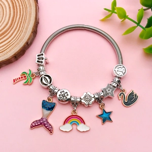 Bracciale fai da te in argento con ciondoli a sirena, arcobaleno e stelle per ragazze