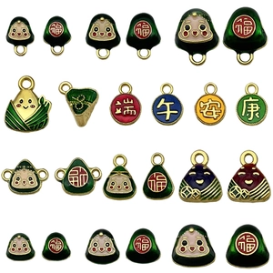 Kleurrijke emaille zongzi bedeltjes met traditionele patronen voor DIY-sieraden maken