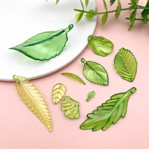 DIY Acryl-Blattanhänger in Ginkgo- und Federform für handgefertigten Schmuck und Deko