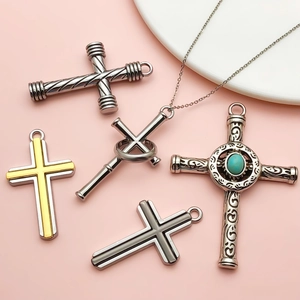 Pendentifs croix variés en acier inoxydable argent et or pour colliers DIY