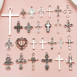 Pendentifs Croix en Alliage de Zinc Argent Antique Vintage pour Fabrication de Bijoux DIY Styles Mixtes Religieux Gothiques Coeur Rose Croix pour Collier Bracelet Porte-clés Accessoires