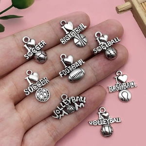 Lot de 8 pendentifs sportifs en forme de cœur en alliage vintage pour breloques DIY sport