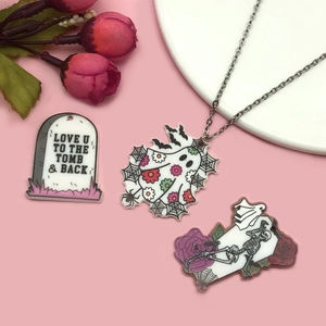 Pendentifs d'Halloween en acrylique avec pierre tombale, fantôme et crâne pour bijoux
