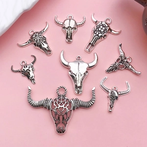 Vintage Zinc Alloy Bull Head Pendants Antique Silver Bohemian Bull Skull Charms For DIY Jewelry Making Necklaces Earrings Accessories