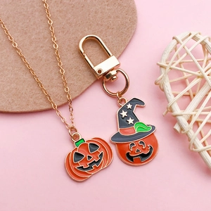Conjunto de collar con colgante de calabaza de Halloween y llavero con sombrero de mago