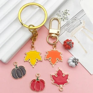 DIY Emaille Ahornblatt und Kürbis Anhänger Set mit goldenen Schlüsselringen und Karabiner