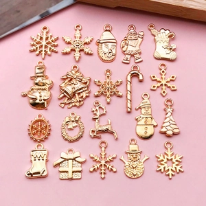 Colgantes de Navidad de Aleación Oro KC para Fabricación de Joyería DIY Papá Noel Muñeco de Nieve Copo de Nieve Reno Accesorio
