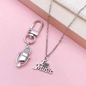 Silbernes Musikinstrument-Charm-Set mit Vintage-Mikrofon und I Love Music-Halskette