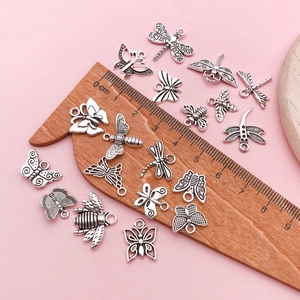 Pendentifs insectes papillon rétro en argent antique pour création de bijoux DIY