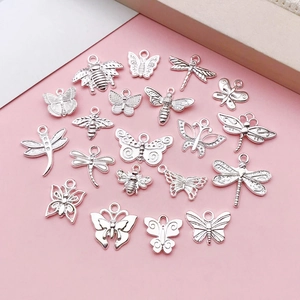 Ciondoli in Lega di Argento Lucido Farfalla Ape Libellula per Creazione Gioielli DIY Charms Animali Insetti per Donna