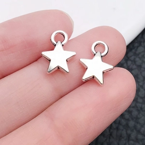 Par de pequeños colgantes de estrella en aleación de plata para collares DIY en dedo