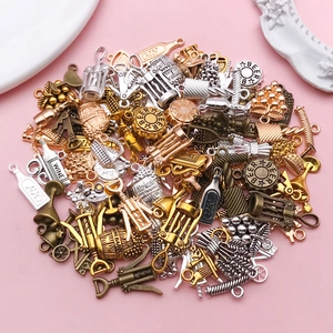 Mélange de breloques vintage en forme de vin et bouteilles pour bijoux DIY accessoires