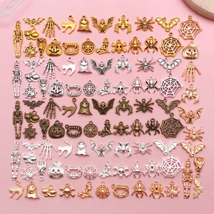 Pendentifs en Alliage d'Halloween Charms Mixtes Araignée Squelette Citrouille Fantôme Sorcière pour Bijoux DIY Colliers Bracelets Fête Décor