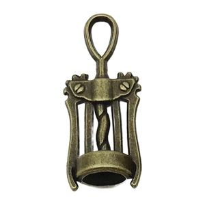 Détail du pendentif tire-bouchon en bronze antique pour création de bijoux et colliers