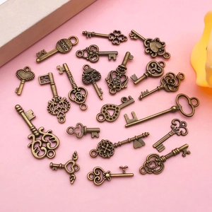 Set of 20 vintage bronze key charms for DIY necklaces and handcrafted jewelry