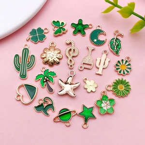 Lot de breloques DIY émaillées vertes et or rose pour bracelets et colliers artisanaux