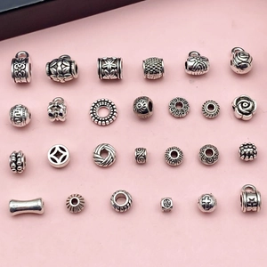 Perline Distanziatrici in Lega di Zinco Argento Antico Modelli Floreali Stella Croce Per DIY Bracciale Collana Gioielli