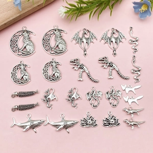 Breloques Animaux en Alliage Vintage pour la Fabrication de Bijoux DIY Loup Lune Dragon Squelette Dinosaure Requin Renard Pendentifs