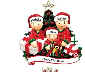 Detailed view of personalized 2021 family of three Christmas tree bear ornament decoration