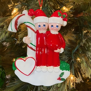 Resin Christmas Couple Ornament Parents-To-Be Xmas Tree Hanging Decor Painted Candy Cane Heart Shape Pendant Holiday Gift