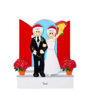 Customized bride and groom Christmas ornament in resin with personalized names and text