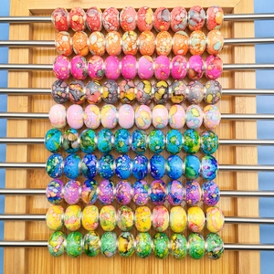Kleurrijke inktgeschilderde glazen kralen met levendige spatpatronen voor DIY-sieraden
