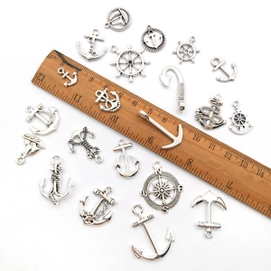 Set di ciondoli nautici in lega di zinco argento antico con ancora e timone per gioielli DIY